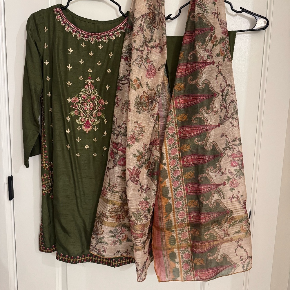 Sapphire Pakistani 3 piece Outfit Size S/M